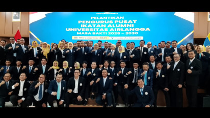 Khofifah Lantik Pengurus Pusat IKA UNAIR 2025–2030, Dorong Peran Alumni sebagai Orkestrator Kolaborasi Pembangunan Daerah