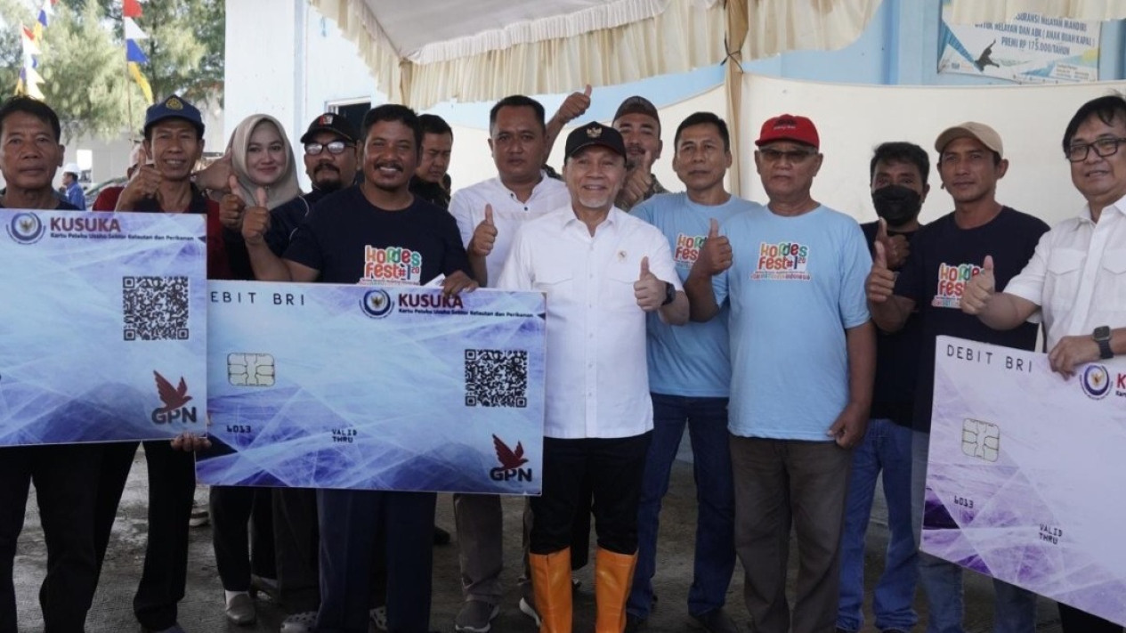 Zulhas Tinjau KNMP Banyutowo, Hasil Laut Ditargetkan Suplai Program Makan Bergizi Gratis
            - galeri foto