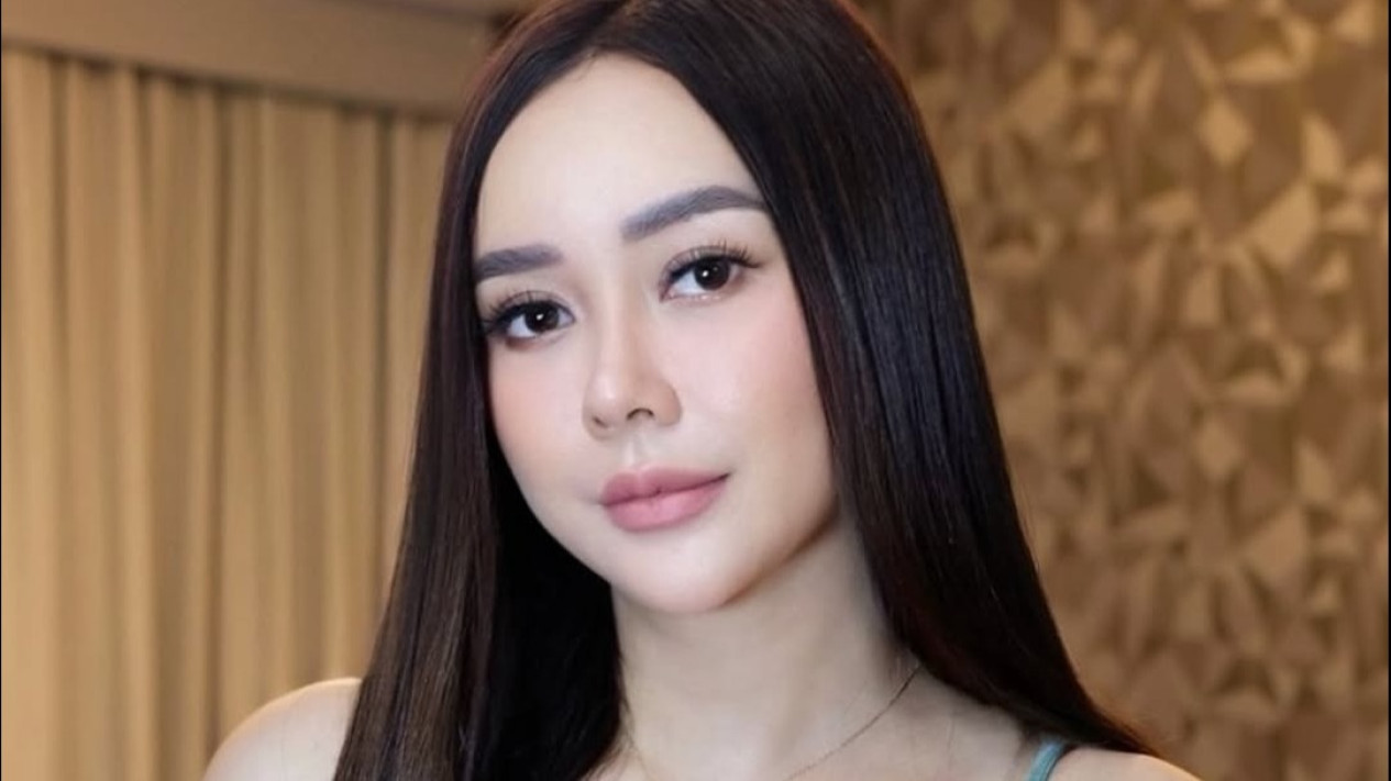 Lirik Lagu 'Mari Bercinta' Milik Aura Kasih Kembali Viral di Media Sosial, Lengkap dengan Maknanya
            - galeri foto