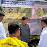 Gibran Minta Pembangunan Jembatan Gantung Sungai Gomo di Sumut Segera Dipercepat