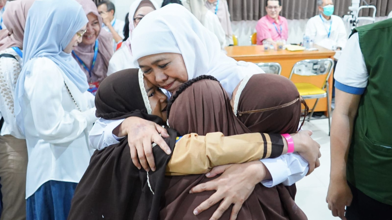 Peringatan Hari Ibu Tahun 2025, Gubernur Khofifah Ajak Bahagiakan dan Lindungi Perempuan
            - galeri foto