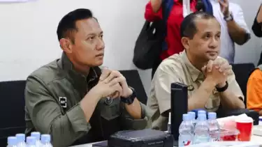 Agus Harimurti Yudhoyono (kiri)