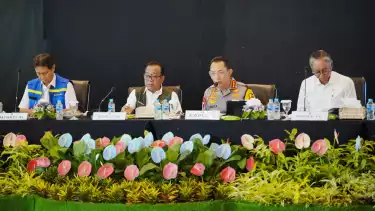 Kapolri Jenderal Listyo Sigit Prabowo melakukan peninjauan ke Pelabuhan Merak, Banten, Senin (22/12/2025).