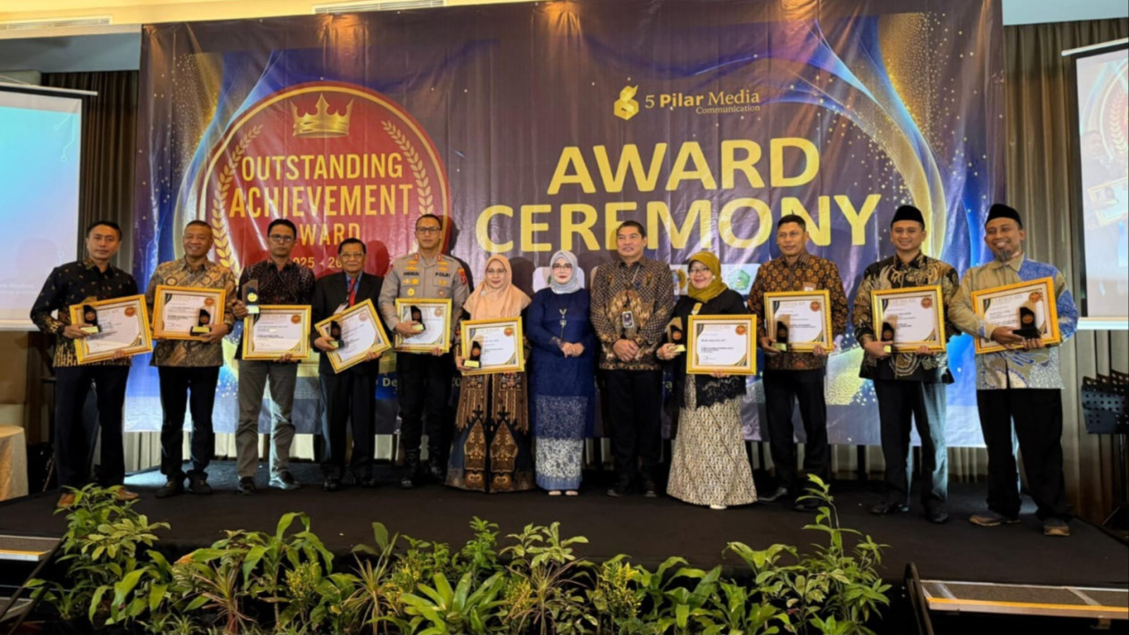 Dinobatkan Penghargaan, Ponpes Darul Amanah Tegaskan Jaga Mutu Pendidikan
            - galeri foto