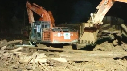 Kejar Pemulihan Pascabanjir, Kemenhut Bersihkan Akses Jalan hingga Sekolah di Aceh–Sumut