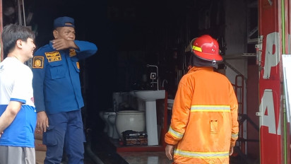 Titik Api Masih Aktif, Petugas Damkar Terus Lokalisasi Kebakaran Pasar Pagi Pemalang