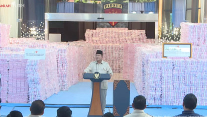 Gunung Uang Rp6,6 Triliun Dipamerkan di Kejagung, Prabowo Tegaskan Perang terhadap Perusakan Hutan dan Tambang Ilegal