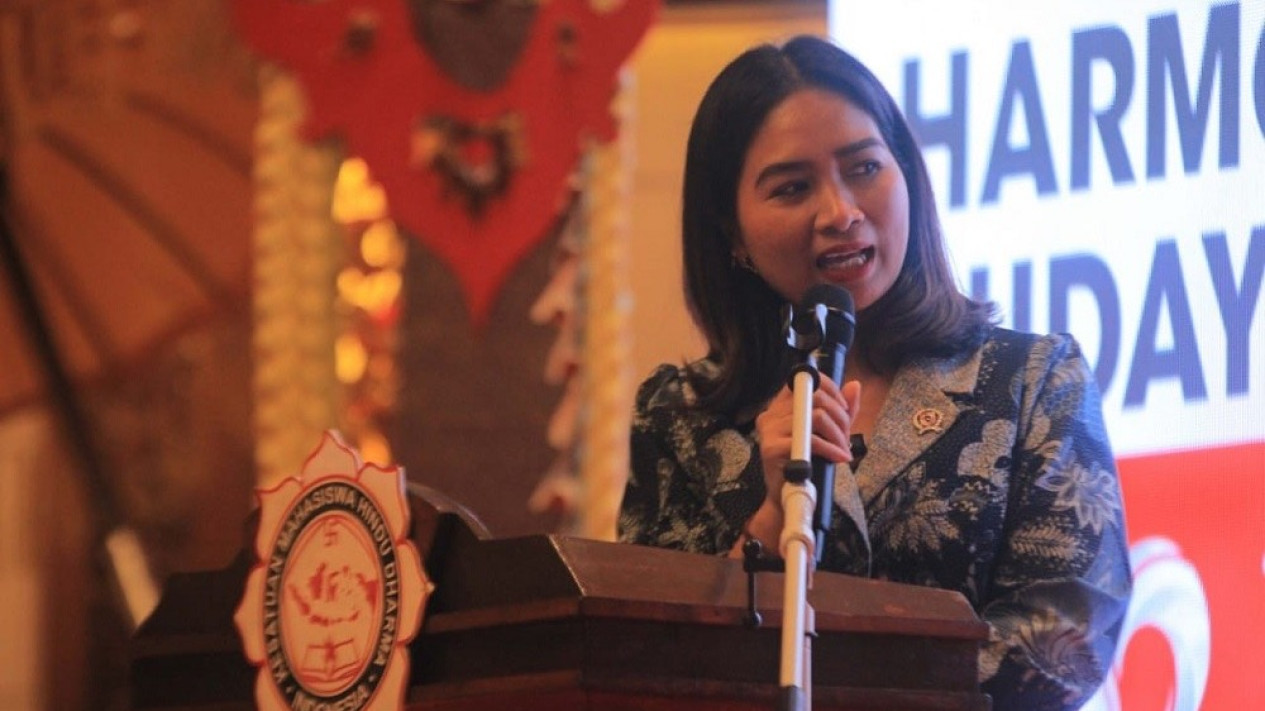 Rupiah Melemah, Wamenpar Sebut Indonesia Kian Menarik di Mata Wisatawan Asing
            - galeri foto