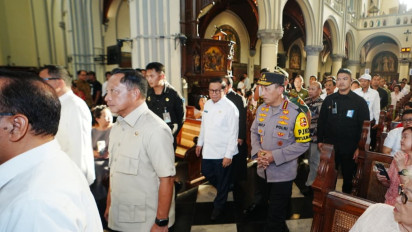 Tinjau 2 Gereja, Kapolri Pastikan Pengamanan dan Pelayanan Misa Malam Natal