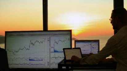 Mengapa Pedagang Gen Z Lebih Memilih Tutorial Video Singkat Dibandingkan Kursus Lama?