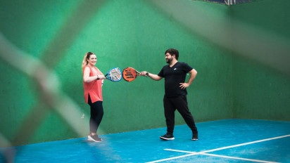 3 Alasan Kenapa Pemain Padel Pemula Harus Menghindari Raket Carbon 18K, Gak Cocok!