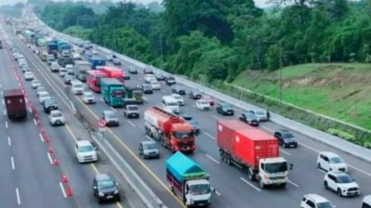 Libur Nataru, Jasa Marga Perluas Titik Contraflow di Tol Japek hingga KM 65
            - galeri foto