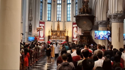 Pertama Kalinya Digelar, Gereja Katedral Jakarta Khususkan Misa Natal untuk Jemaat Lansia