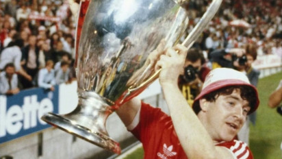 Kabar Duka dari Inggris: Ikon Nottingham Forest John Robertson Tutup Usia