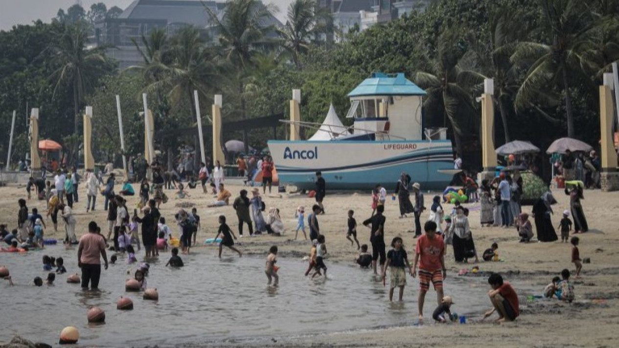 Lautan Manusia, Ancol Tembus 46 Ribu Pengunjung dalam Sehari, Simak Prediksi Puncak Kepadatannya
            - galeri foto