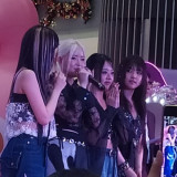 VVUP Sukses Tampil Perdana di Jakarta, Pukau Penggemar Indonesia Lewat House Party hingga Super Model