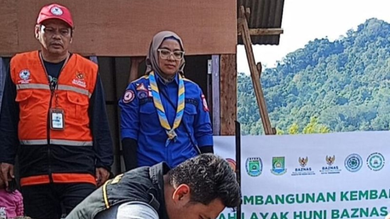 Relawan Asal Kota Tangerang Berhasil Bangun Satu Unit Rumah Warga di Sumbar
            - galeri foto
