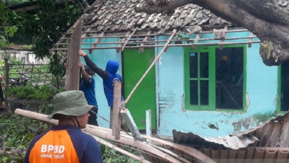 Puting Beliung Amuk Desa Wringinanom Situbondo, Atap Rumah Warga Berhamburan