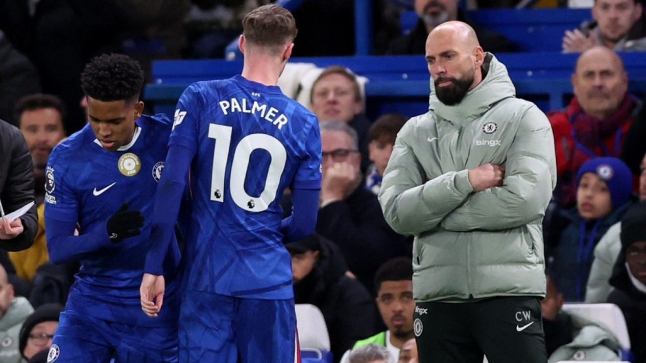 Chelsea Dipermalukan Aston Villa, Begini Reaksi Enzo Maresca usai Cole Palmer Ngambek saat Diganti
            - galeri foto