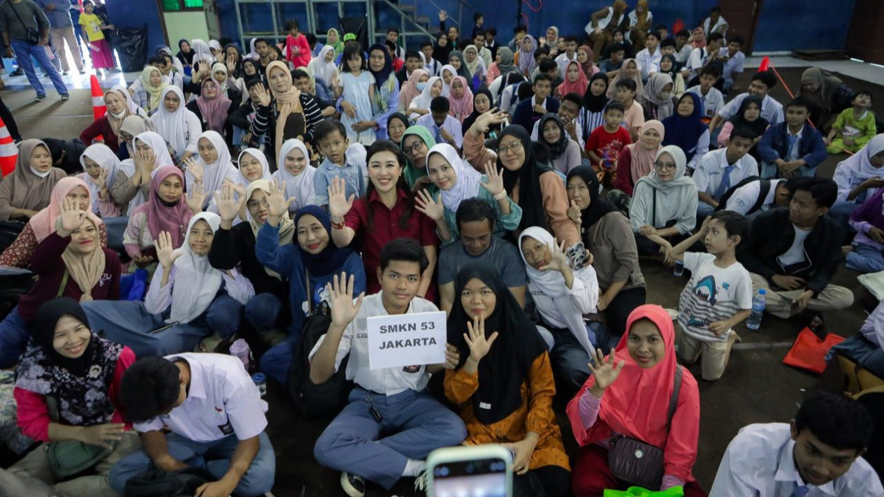Sebanyak 4.000 Siswa di Jakarta Barat Terima Beasiswa Program Indonesia Pintar
            - galeri foto