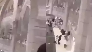 Detik-detik pria lompat dari lantai atas Masjidil Haram dan diselamatkan petugas