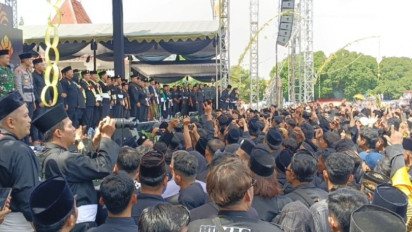 Ribuan Warga PSHT Padati Alun-alun Ponorogo Gelar Doa Bersama Untuk Keselamatan Bangsa