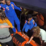 Ditpolairud Polda NTT Selamatkan 7 Penumpang KM Putri Sakinah yang Tenggelam di Labuan Bajo