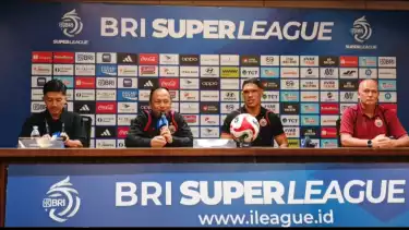 Asisten pelatih Persija Jakarta, Ricky Nelson di Sesi Konferensi Pers