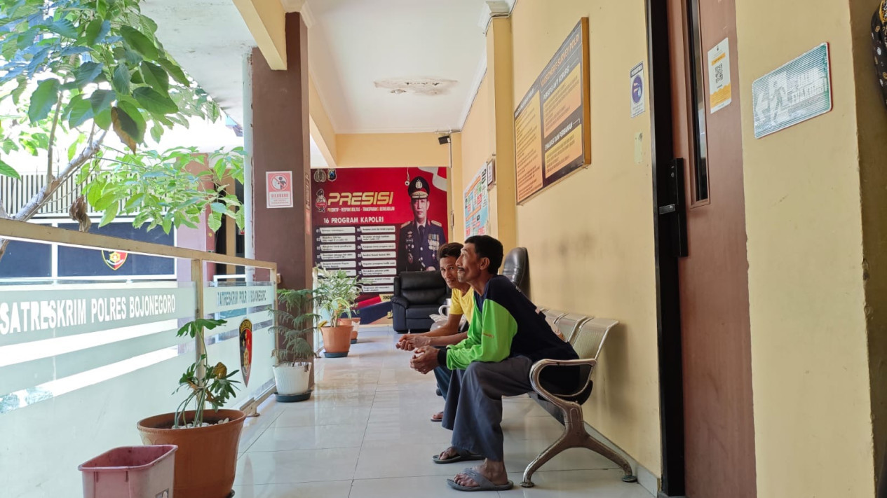 Tiga Pompa Air Sibel Digondol Maling, Petani Mayangrejo Lapor Polisi
            - galeri foto