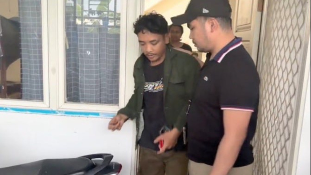 Polres Gresik Amankan Penagih Utang Usai Aniaya Dua Perempuan
            - galeri foto