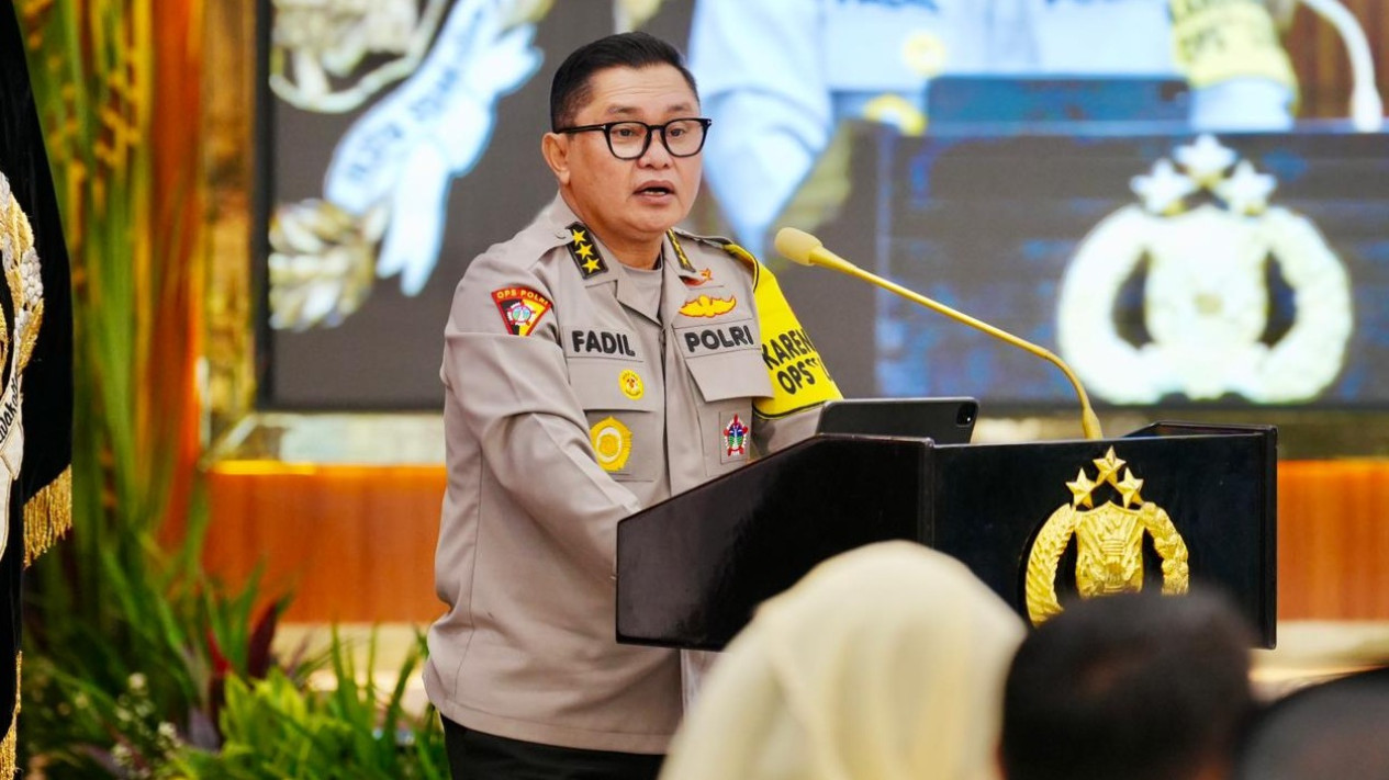 Ungkap Kejahatan Transnasional, Polri Tangkap dan Serahkan 14 Buron Interpol Red Notice
            - galeri foto