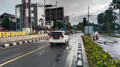 Antrean Kendaraan Menuju Puncak Bogor Padat, Polisi Berlakukan One Way dari Arah Jakarta