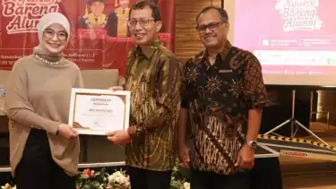 Ilustrasi Peran Kolaborasi Kampus–Industri dalam Menekan Pengangguran: Tantangan Penyerapan Lulusan Perguruan Tinggi di Pasar Kerja Modern