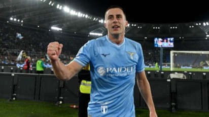 Igli Tare Bergerak, AC Milan Siap Punya Bek Baru dengan Membajak Bintang Lazio di Bursa Transfer Nanti