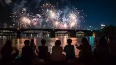 Ilustrasi pesta kembang api di malam perayaan Tahun Baru 2026