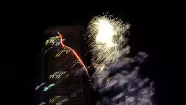 Berita Foto: Warga Jakarta Rayakan Tahun Baru 2026 di Bundaran HI