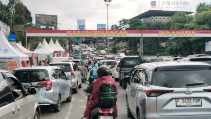 Situasi Terkini Arus Lalin di Puncak Bogor, Kendaraan Mulai Padati Kawasan Simpang Gadog
