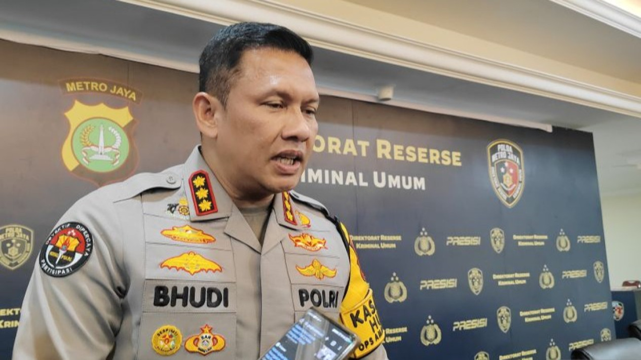 Tegas! Demokrat Laporkan Empat Akun Medsos karena Tuding SBY Dalang Kasus Ijazah Palsu Jokowi
            - galeri foto