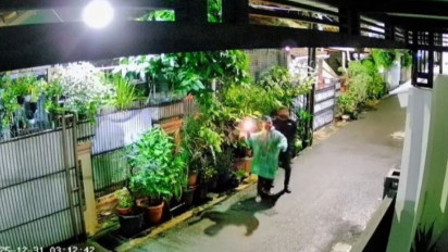 Berkat Hujan, Rumah DJ Donny Selamat dari Ledakan Bom Molotov, Polisi Olah TKP Hingga Tengah Malam