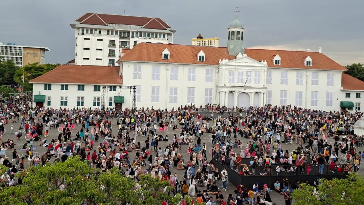 Heboh! Lisa BLACKPINK Syuting Film di Jakarta, Kawasan Kota Tua Ditutup Sementara
            - galeri foto