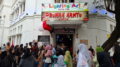 Libur Tahun Baru, Wahana Kereta Hantu Kota Tua Diserbu 2.000 Lebih Pengunjung