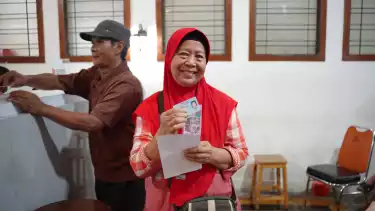 Di hari terakhir penyaluran Bantuan Langsung Tunai Sementara Kesejahteraan Rakyat (BLTS Kesra), negara hadir bukan hanya melalui angka-angka kebijakan, tetapi lewat proses yang ingin dipastikan rapi, akurat, dan manusiawi.