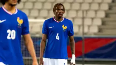 Bek muda Prancis, Jeremy Jacquet.