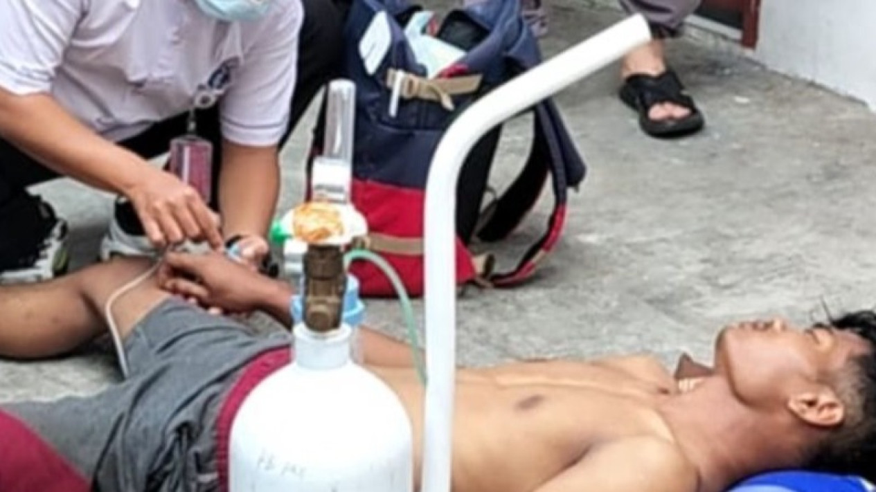 Teka-teki Kematian Satu Keluarga di Tanjung Priok, Polisi Temukan Benda Mencurigakan di TKP
            - galeri foto