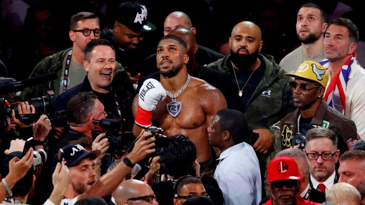 Kehilangan Dua Sahabat dalam Kecelakaan Tragis, Anthony Joshua Butuh Waktu untuk Kembali ke Atas Ring
            - galeri foto