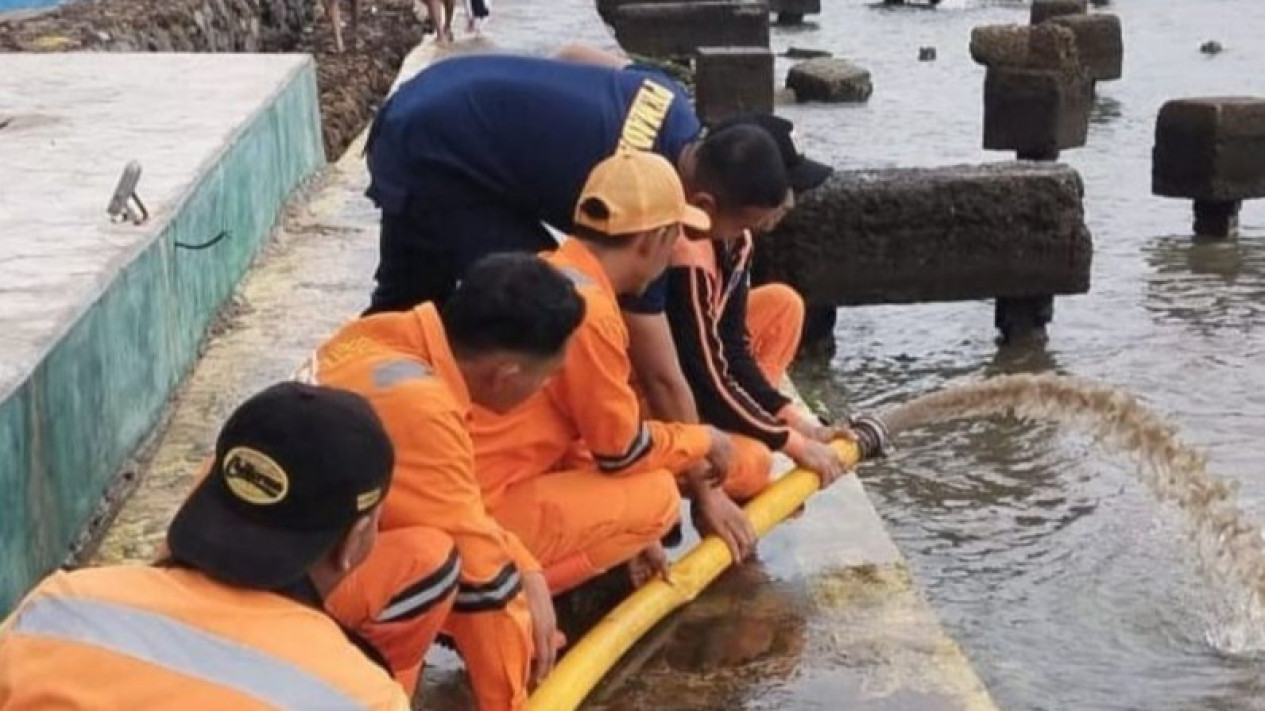 Antisipasi Banjir Rob di 7 Daerah Jakarta, Pemprov Siapkan Tanggul Darurat hingga Pasukan Biru
            - galeri foto