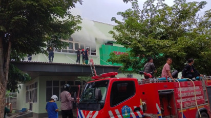 Gedung Farmasi RSUD dr. Harjono di Ponorogo Terbakar
