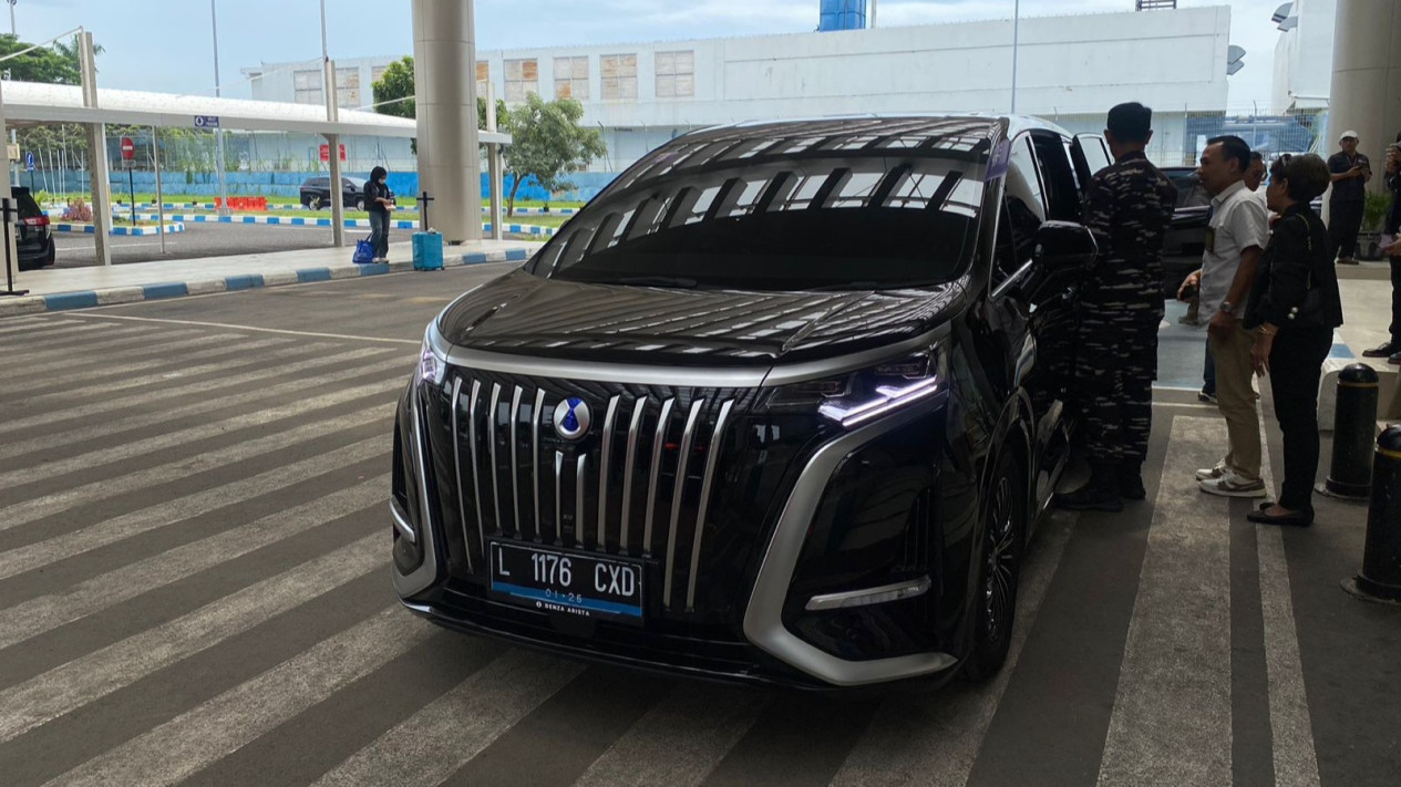 Bandara Juanda Tambah Opsi Transportasi Berbasis Kendaraan Listrik
            - galeri foto