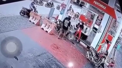 Aksi Penganiayaan di SPBU Manyar Gresik Terekam CCTV, Pelaku Diburu Polisi