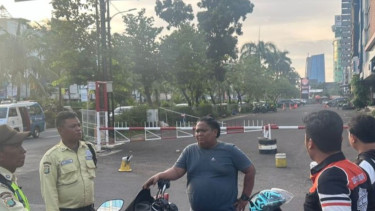 Ponsel iPhone 16 Melayang, Detik-detik Menegangkan Wanita Tersungkur Lawan Penjambret di Kelapa Gading Jakut